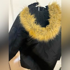Black and red boy jacket for this heavy winter ❄️, almost new.